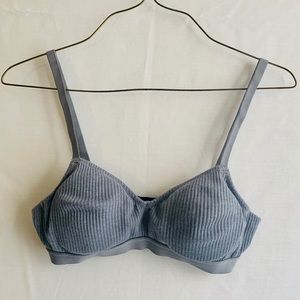 Lively | T-Shirt Bralette | ✨